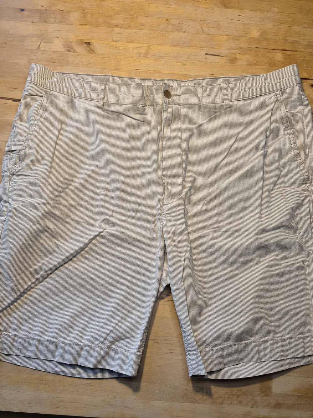 Daniel Cremieux Men's Striped Flat-Front Shorts - Light Tan & White